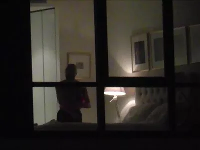 אמא מודאגת נותנת מציצה לבן סרטי פורנו חינם זוג.