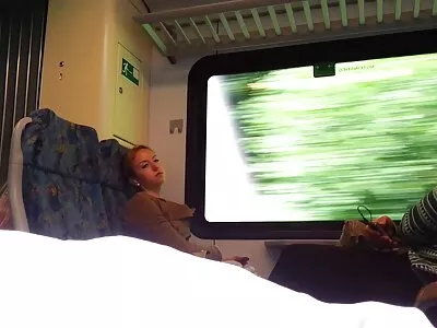 אישה עם ציצים עסיסיים ושלל מזדיין עם בן זוג סקס סרטים חינם חדשים צעיר.